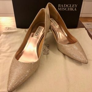 Badgley Mischka Poise Pumps